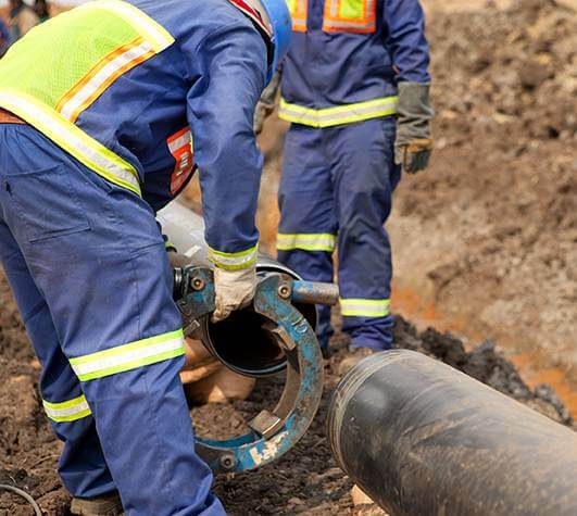 Experienced plumber solving complex drain issues to fulfill client needs in Toronto